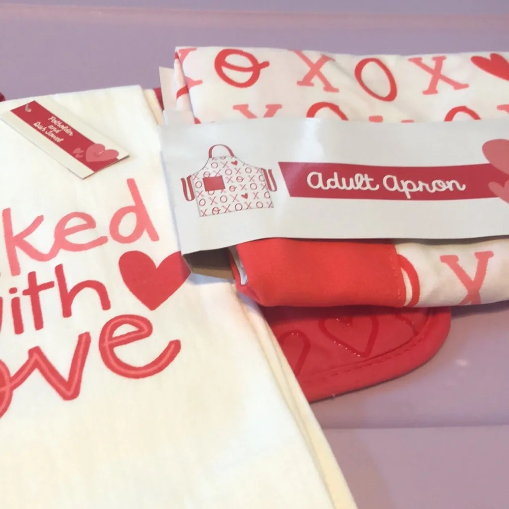 ❤️Super Cute Adult Apron, Potholder & Dish Towel set❤️❤️NWT - Picture 4 of 4